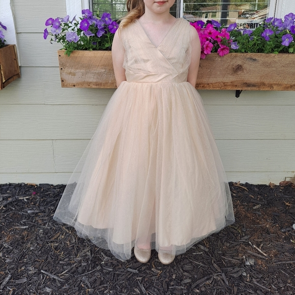 Formal girls dress, cream with gold sparkle - Picture 8 of 8